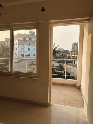 Room in 2.5 BHK Apartment at Piska More – for Sale