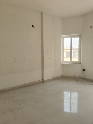 Room in 2.5 BHK Apartment at Piska More – for Sale
