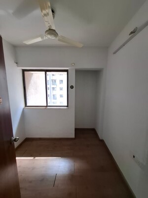 Room in 2 BHK Apartment at Lodha Lakeshore Greens, Dombivli East – for Rent