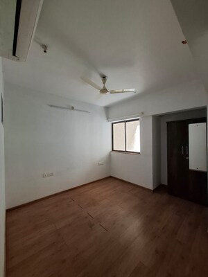 Room in 2 BHK Apartment at Lodha Lakeshore Greens, Dombivli East – for Rent