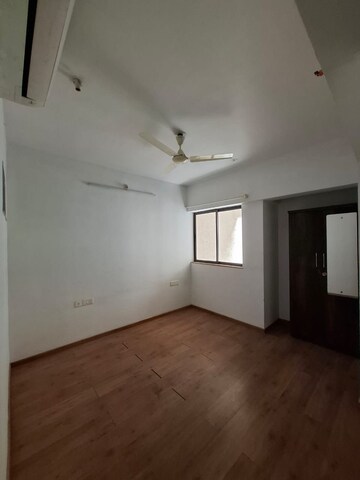 Room in 2 BHK Apartment at Lodha Lakeshore Greens, Dombivli East – for Rent