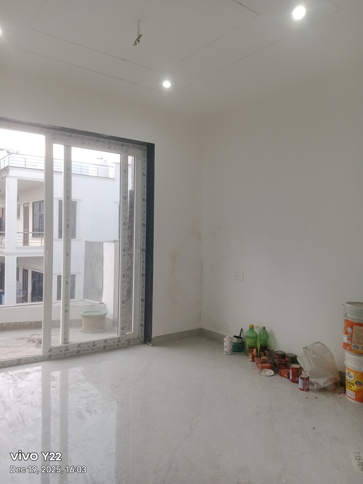 Room, ashoka-enclave-faridabad 3 Bedroom 2050 Sq.Ft. Builder Floor In Sector 34 Faridabad 9673757
