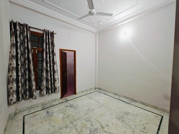 Room in  Shop at Gomti Nagar – for Rent