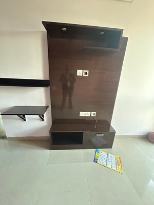 Furnished Amenities in 2 BHK Apartment at Unitech Uniworld Gardens 2, Sector 47 – for Rent