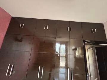 Furnished Amenities in 2 BHK Apartment at Unitech Uniworld Gardens 2, Sector 47 – for Rent