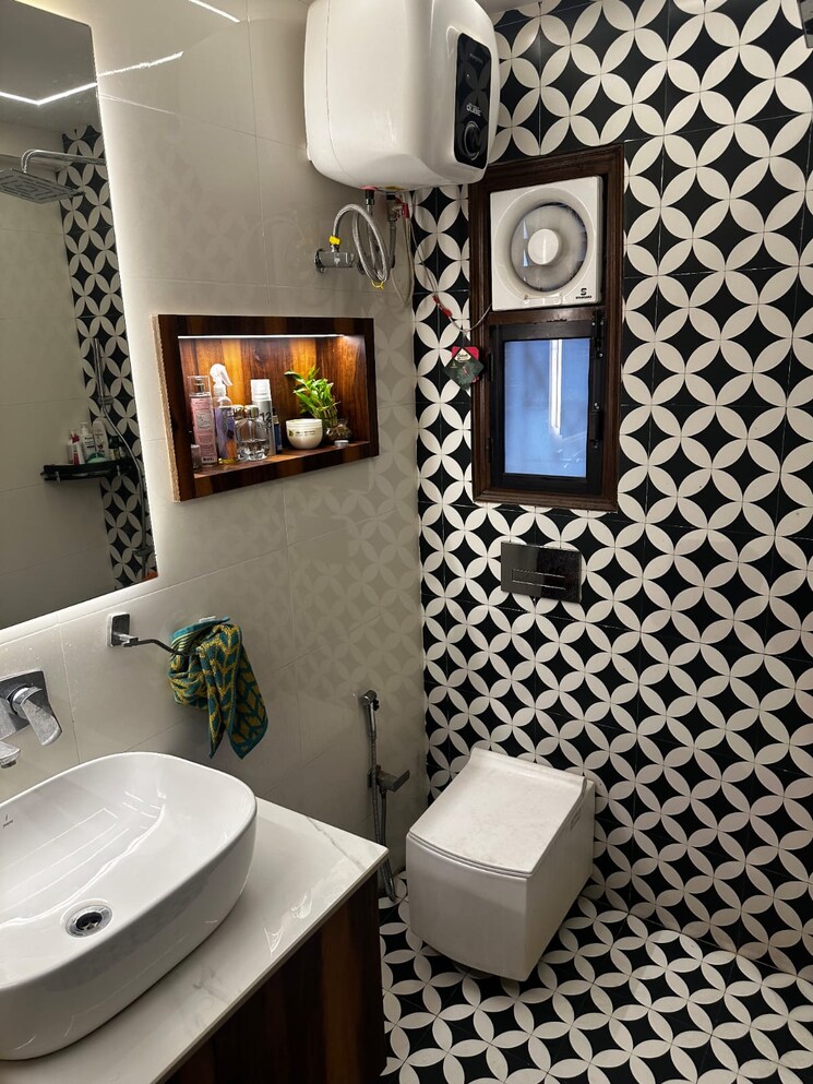 Bathroom, sector 12 dwarka 2 Bedroom 1200 Sq.Ft. Apartment In Sector 12 Dwarka Delhi 9673766