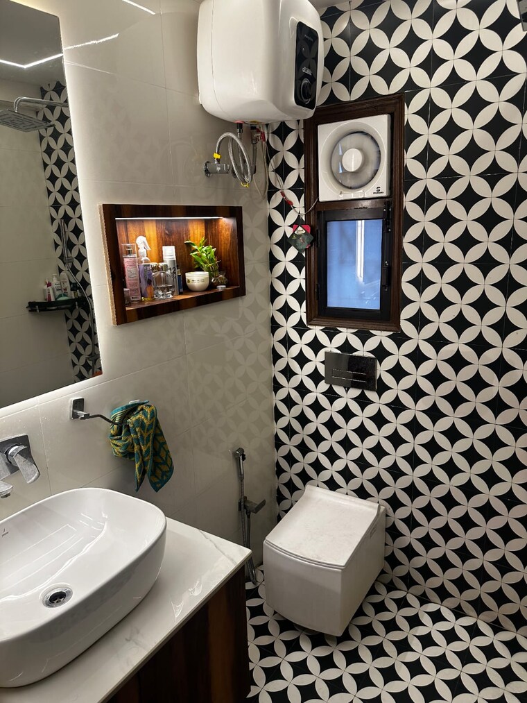 Bathroom, sector 12 dwarka 2 Bedroom 1200 Sq.Ft. Apartment In Sector 12 Dwarka Delhi 9673766