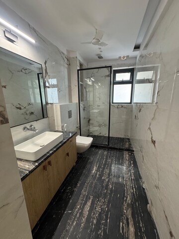 Kitchen in 6+ BHK Villa at DLF City Phase IV, Dlf Phase iv – for Sale