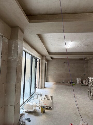 Building Lobby in 6+ BHK Villa at DLF City Phase IV, Dlf Phase iv – for Sale