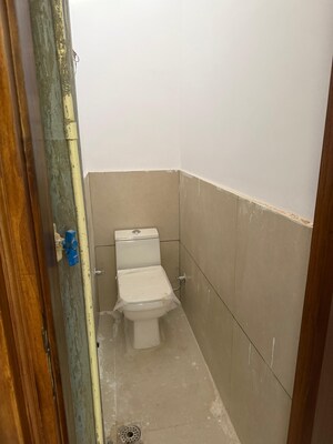 Bathroom in 6+ BHK Villa at DLF City Phase IV, Dlf Phase iv – for Sale