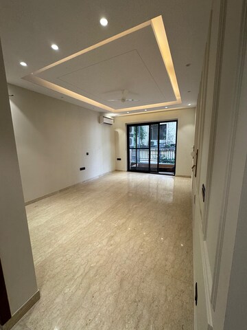 Room in 6+ BHK Villa at DLF City Phase IV, Dlf Phase iv – for Sale