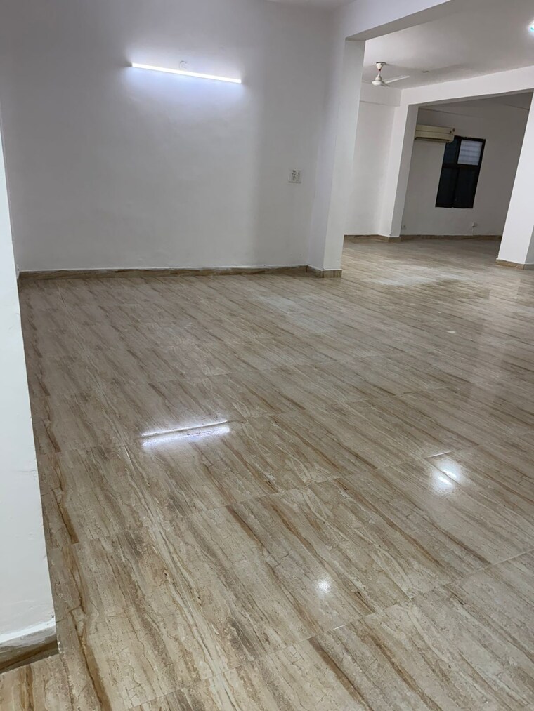 Room, dlf-city-phase-iii Commercial Office Space in IT/SEZ 1900 Sq.Ft. In Sector 24 Gurgaon 9673789