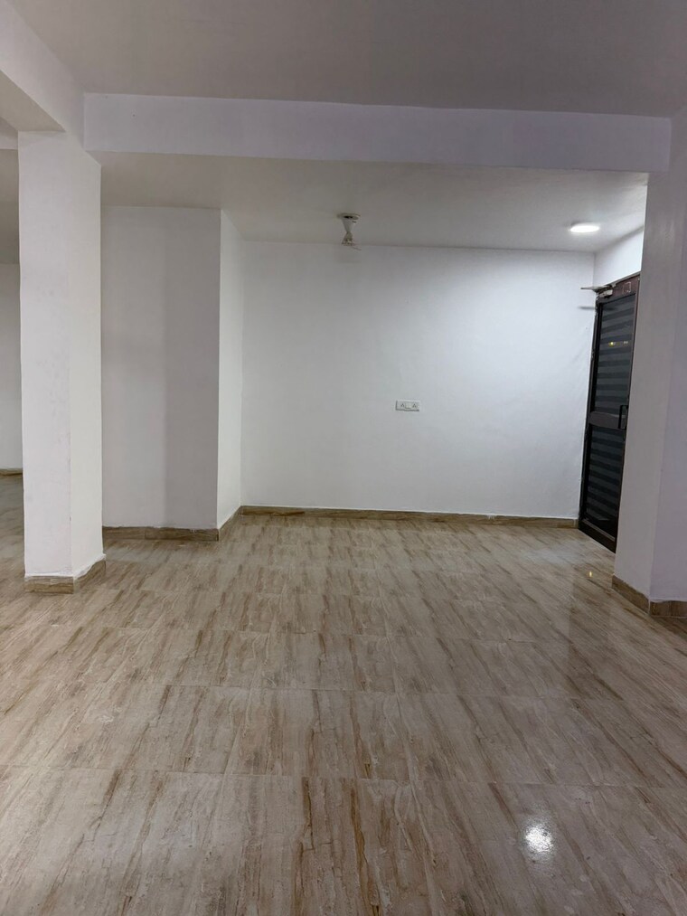 Room, dlf-city-phase-iii Commercial Office Space in IT/SEZ 1900 Sq.Ft. In Sector 24 Gurgaon 9673789