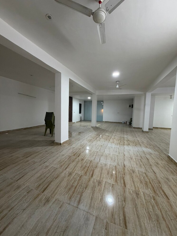 Room, dlf-city-phase-iii Commercial Office Space in IT/SEZ 1900 Sq.Ft. In Sector 24 Gurgaon 9673789