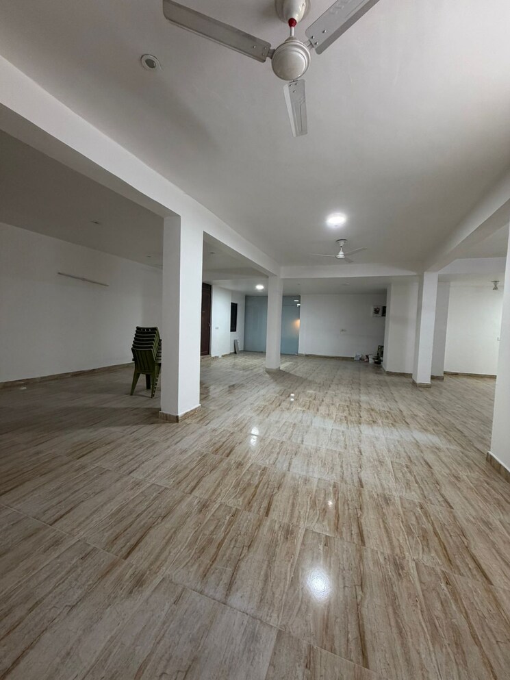 Room, dlf-city-phase-iii Commercial Office Space in IT/SEZ 1900 Sq.Ft. In Sector 24 Gurgaon 9673789