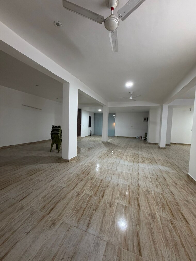Room, dlf-city-phase-iii Commercial Office Space in IT/SEZ 1900 Sq.Ft. In Sector 24 Gurgaon 9673789