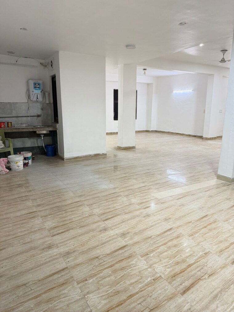 Room, dlf-city-phase-iii Commercial Office Space in IT/SEZ 1900 Sq.Ft. In Sector 24 Gurgaon 9673789