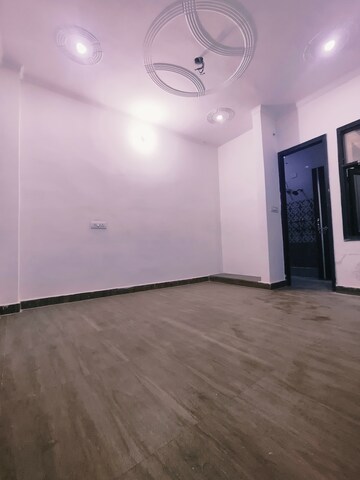 Room in 1 BHK Builder Floor at Dwarka Mor – for Rent