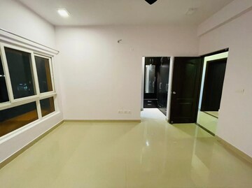 Room in  Shop at Gomti Nagar – for Rent