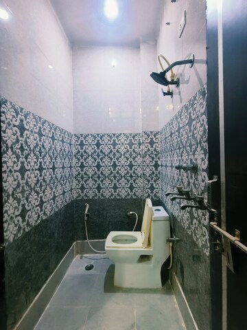 Bathroom in 1 BHK Builder Floor at Dwarka Mor – for Rent