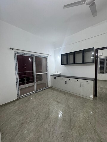 Room in 3 BHK Apartment at Kondapur – for Rent