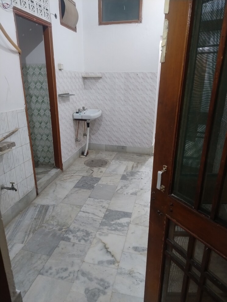 Kitchen, gomti nagar Commercial Shop 1290 Sq.Ft. In Gomti Nagar Lucknow 9673951