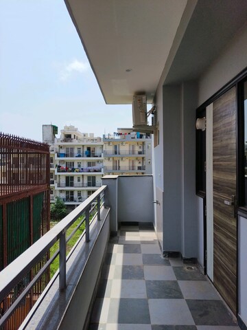 Balcony in 1 RK Builder Floor at Sector 38 – for Rent
