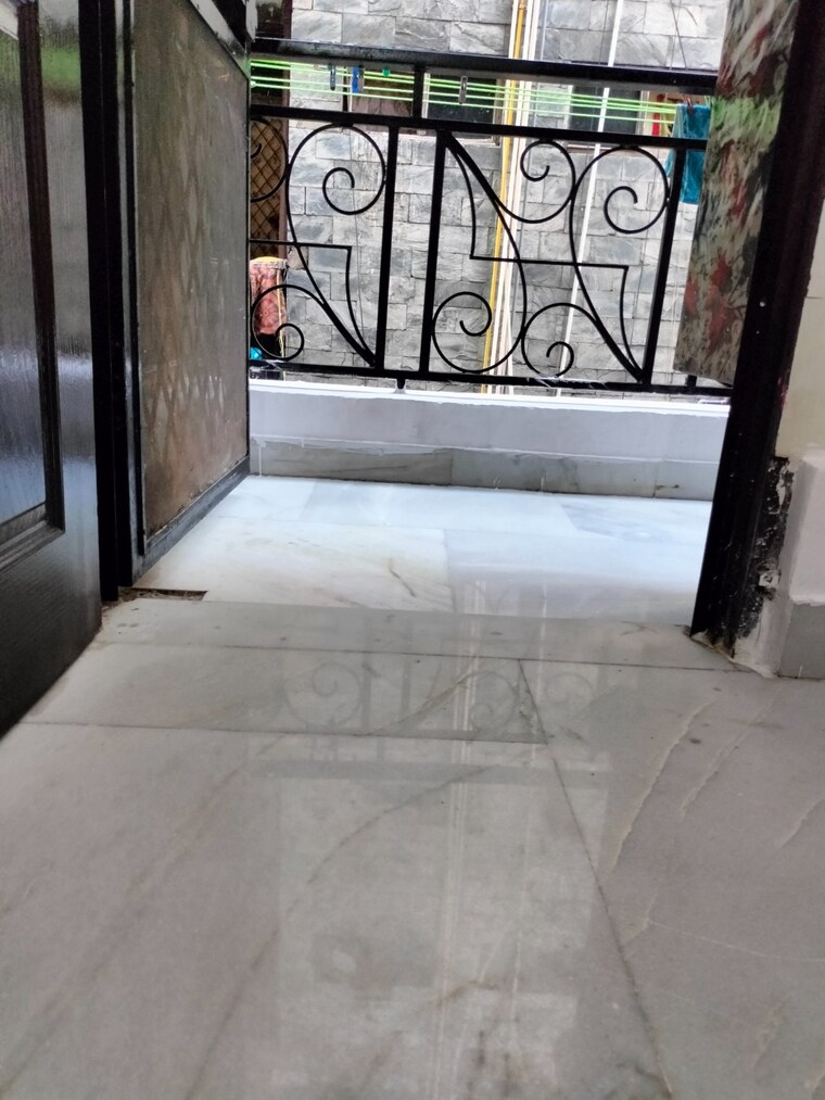 Room, lajpat nagar i 2 Bedroom 900 Sq.Ft. Builder Floor In Lajpat Nagar I Delhi 9674009