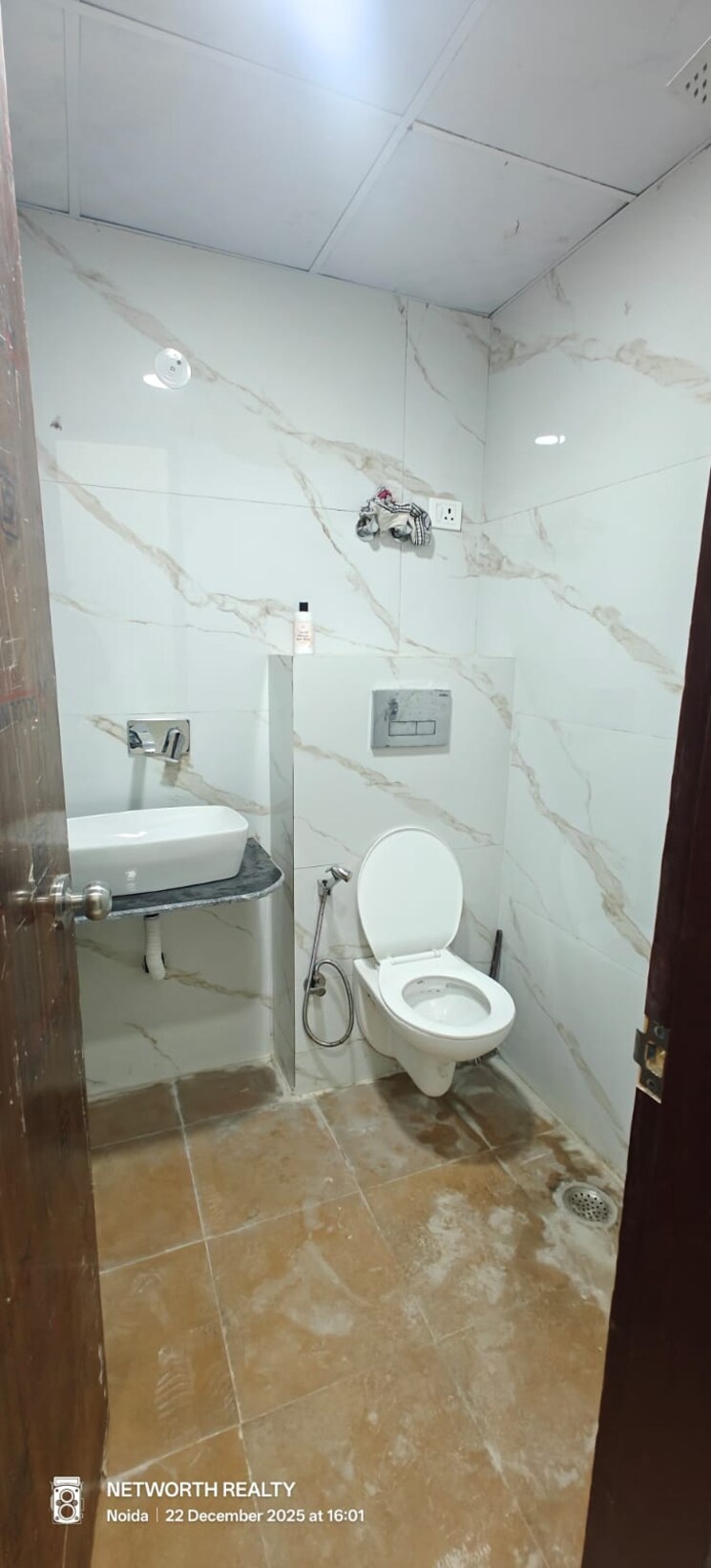 Bathroom, sector 73 1 Bedroom 600 Sq.Ft. Builder Floor In Sector 73 Noida 9674049
