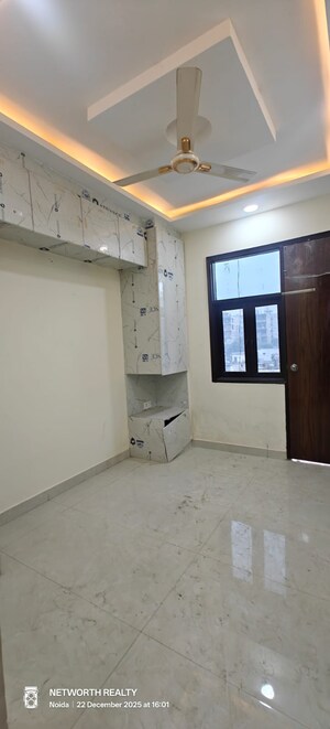 Building Lobby in 1 BHK Builder Floor at Sector 73 – for Sale