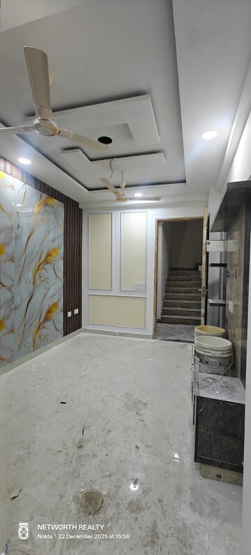 Building Lobby in 1 BHK Builder Floor at Sector 73 – for Sale