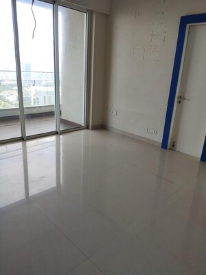 Room in 4 BHK Apartment at K Raheja Vivarea, Mahalaxmi – for Rent