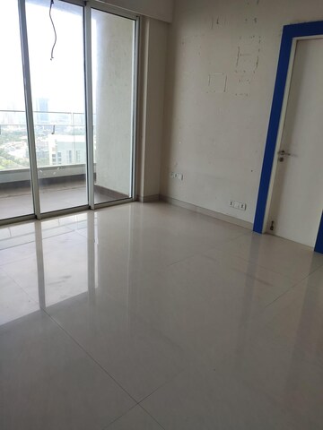 Room in 4 BHK Apartment at K Raheja Vivarea, Mahalaxmi – for Rent