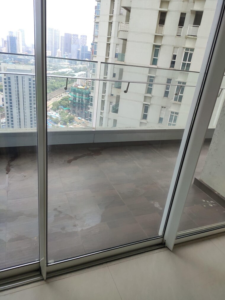 Balcony, k-raheja-vivarea 4 Bedroom 2259 Sq.Ft. Apartment In Mahalaxmi Mumbai 9674039