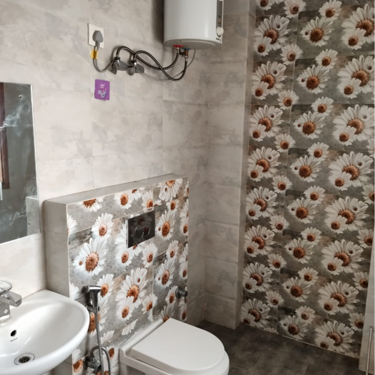 Bathroom, sector 57 6+ Bedroom 263 Sq.Yd. Independent House In Sector 57 Gurgaon 9674040