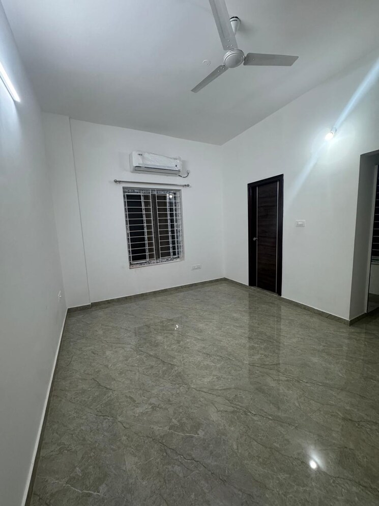 Room, kondapur 3 Bedroom 2300 Sq.Ft. Apartment In Kondapur Hyderabad 9673970