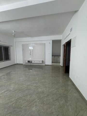 Room in 3 BHK Apartment at Kondapur – for Rent