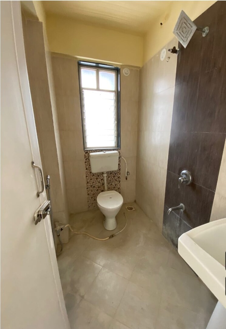 Bathroom, raheja-vistas-phase-3 1 Bedroom 600 Sq.Ft. Apartment In Mohammadwadi Pune 9674084