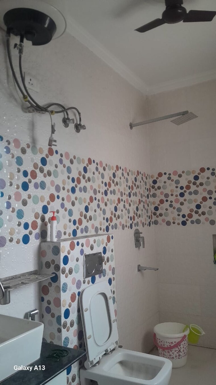 Bathroom, uppal-southend 3 Bedroom 1800 Sq.Ft. Builder Floor In Sector 49 Gurgaon 9674088