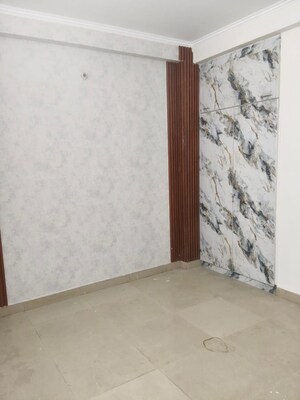 Room in 3 BHK Builder Floor at Bharat Society, Dwarka Mor – for Sale