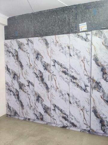 Room in 3 BHK Builder Floor at Bharat Society, Dwarka Mor – for Sale