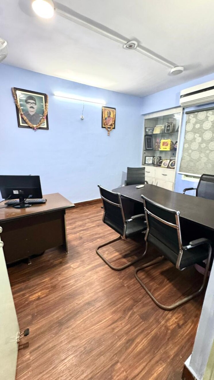 Team Area, exhibition road Commercial Office Space 1700 Sq.Ft. In Exhibition Road Patna 9674093