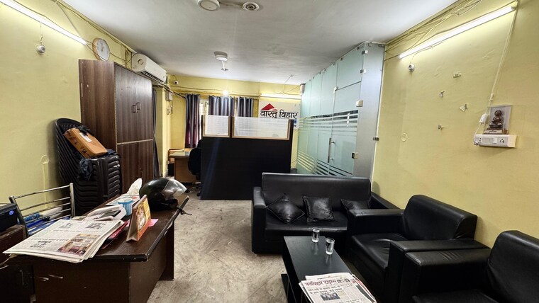 Team Area, exhibition road Commercial Office Space 1700 Sq.Ft. In Exhibition Road Patna 9674093