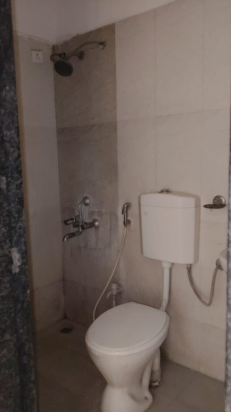 Bathroom, amit-colori 1.5 Bedroom 890 Sq.Ft. Apartment In Undri Pune 9674112