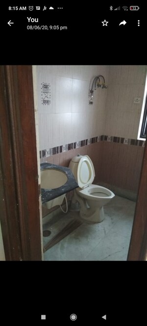Bathroom in 2 BHK Builder Floor at Uppal Southend, Sector 49 – for Rent
