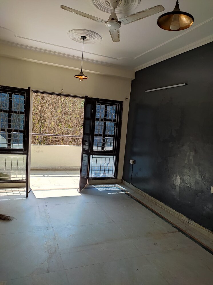 Room, uppal-southend 2 Bedroom 1100 Sq.Ft. Builder Floor In Sector 49 Gurgaon 9674116