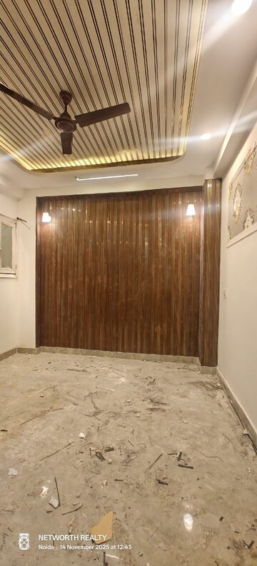 Building Lobby in 1 RK Builder Floor at Sector 73 – for Sale