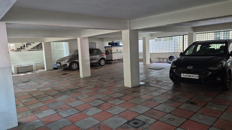  Parking, basavanagudi Commercial Office Space 2200 Sq.Ft. In Basavanagudi Bangalore 9674122