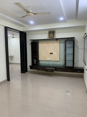Room in 2.5 BHK Apartment at Kondapur – for Rent
