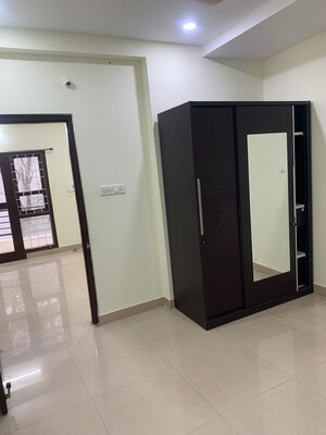Room in 2.5 BHK Apartment at Kondapur – for Rent